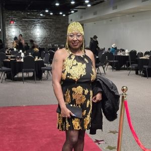 Meet your Posher, Myia